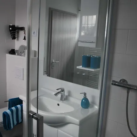 Laabs Apartament *